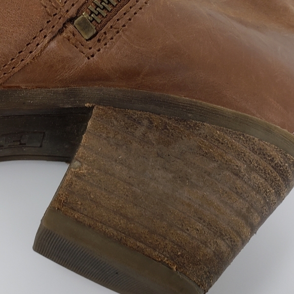 Frye Ankle Boots Women's Size 6.5 Jennifer Wheat Side Zip Pointed Toe - Flaws - Picture 7 of 12